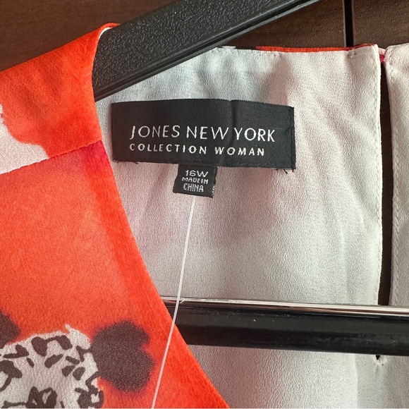 JONES NEW YORK SLEEVELESS FLORAL BLOUSE TOP BNWT - Picture 7 of 10